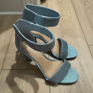 Gianni bini blue high heels